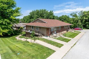 8 Wallingford Dr in Platte City, MO - Building Photo