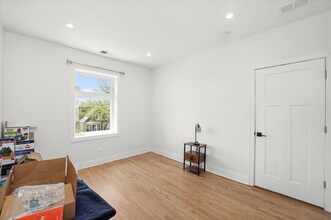 4129 N St Louis Ave in Chicago, IL - Building Photo - Building Photo