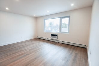 Admiral Apartments in Providence, RI - Building Photo - Building Photo