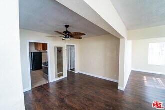5611 Carlin St in Los Angeles, CA - Building Photo - Building Photo