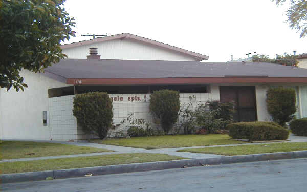 613 W Provential Dr in Anaheim, CA - Building Photo