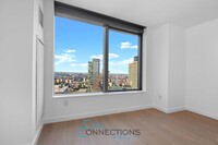 3 Ct Square W, Unit 3506 in Queens, NY - Building Photo - Building Photo