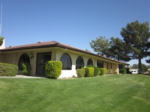 Leisure Lake Estate in Lancaster, CA - Building Photo - Building Photo