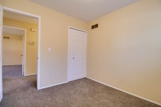 14923 Westpoint Dr in Sterling Heights, MI - Building Photo - Building Photo