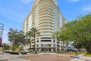 100 S Eola Dr in Orlando, FL - Building Photo