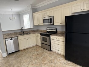 11027 Legacy Blvd in Palm Beach Gardens, FL - Foto de edificio - Building Photo