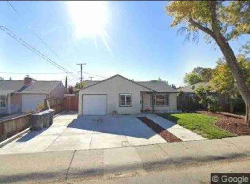 1831 Vermont St in Fairfield, CA - Building Photo