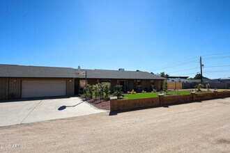 16227 North 21st St in Phoenix, AZ - Building Photo - Building Photo