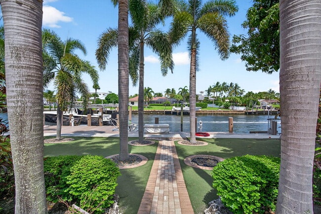 728 Waterway Dr