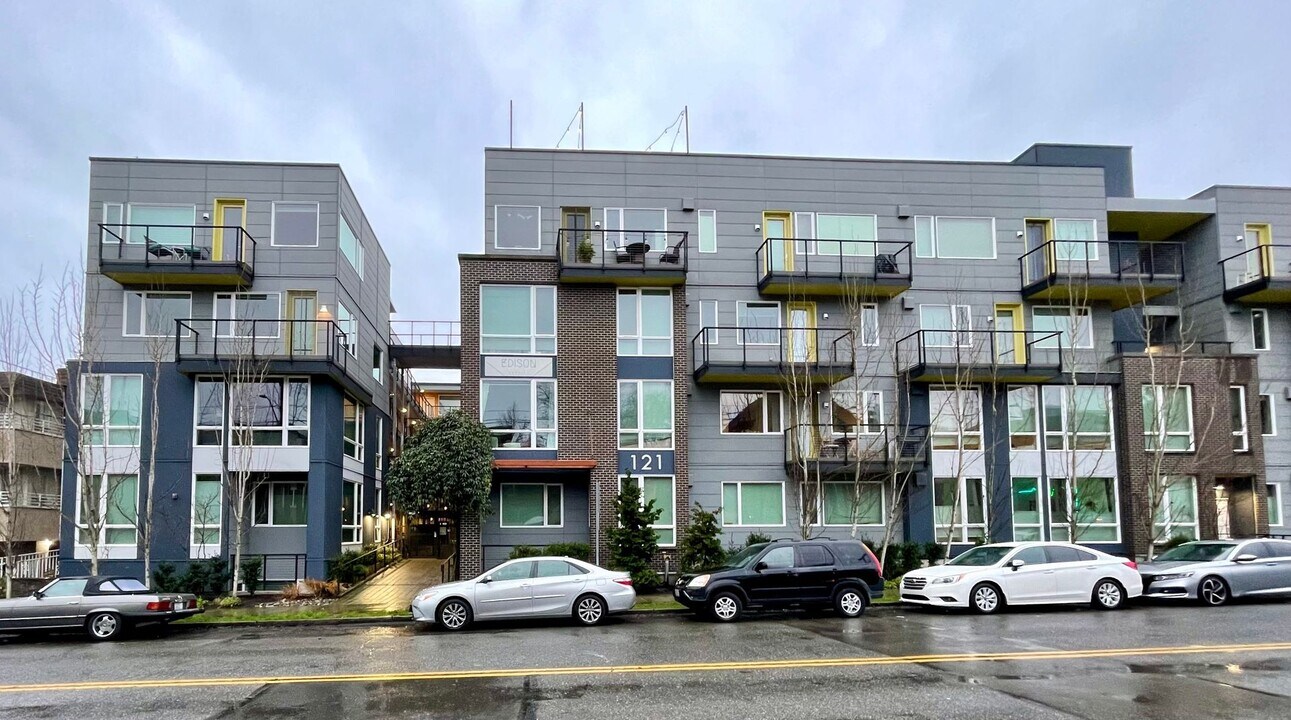 121 12th Ave E, Unit Unit 400 in Seattle, WA - Foto de edificio