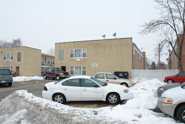 10530 Crown Rd in Franklin Park, IL - Building Photo - Building Photo