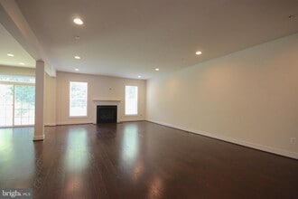 10916 Fairmont Ln in Ellicott City, MD - Building Photo - Building Photo