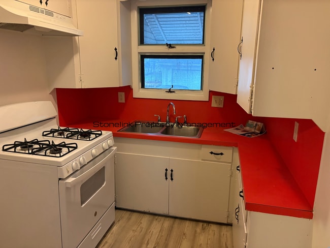 410-412 West Ave in Pawtucket, RI - Building Photo - Building Photo