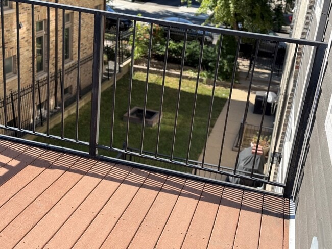 1845 N Honore St in Chicago, IL - Foto de edificio - Building Photo