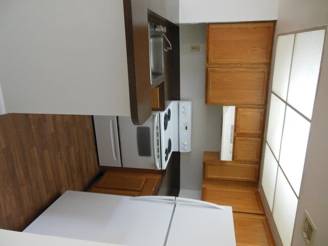 708 Executive Center Dr in West Palm Beach, FL - Building Photo - Building Photo