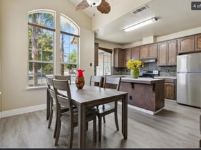 747 Chenin Blanc Dr in Manteca, CA - Building Photo - Building Photo