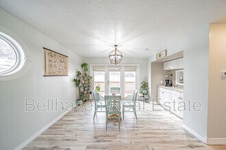 12000 S Sunrise Cir in Idaho Falls, ID - Foto de edificio - Building Photo
