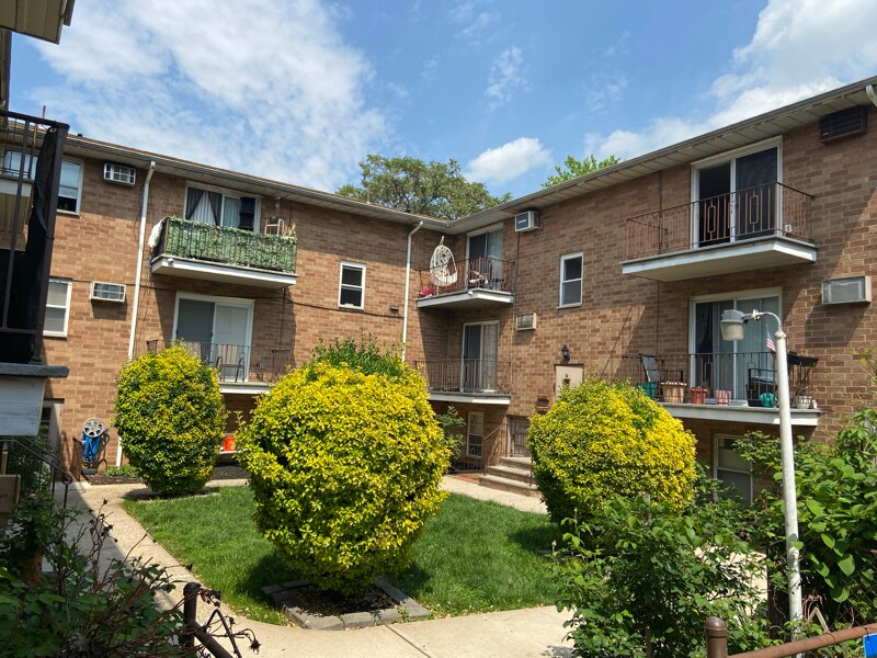 1614 Union Turnpike in North Bergen, NJ - Building Photo