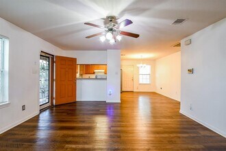 712 Avenue F in Conroe, TX - Building Photo - Building Photo