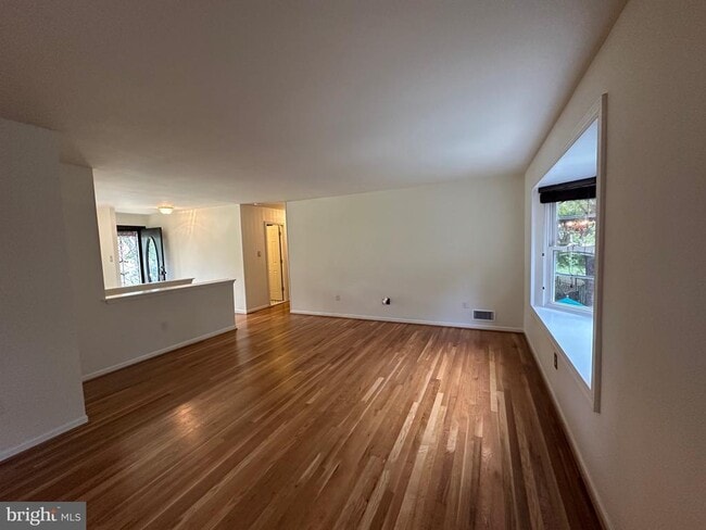 5 Charen Ct