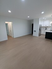 11030 Moorpark St in Los Angeles, CA - Building Photo - Building Photo