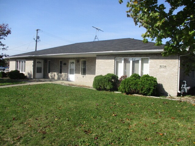 3228 Commercial Ave in South Chicago Heights, IL - Building Photo