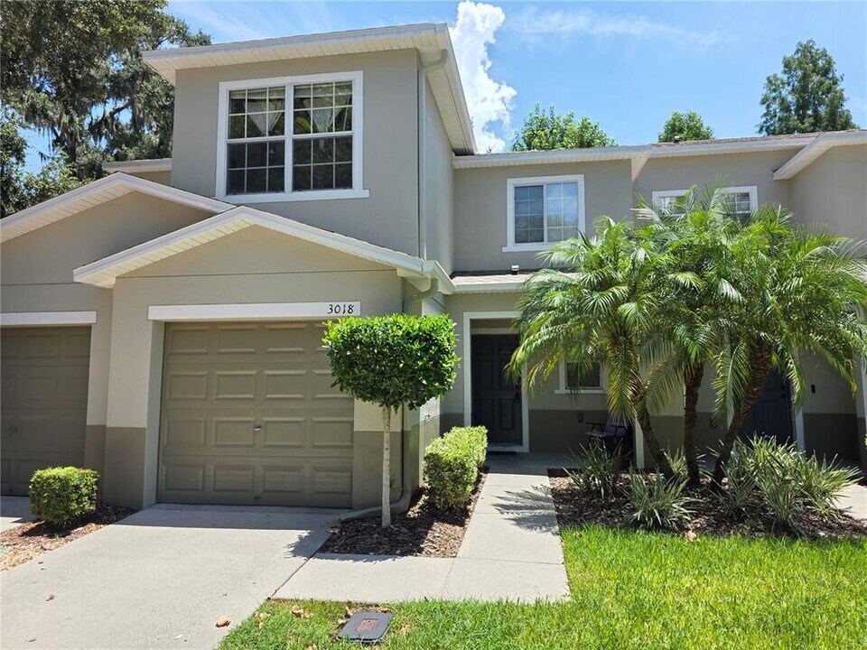 3018 Royal Tuscan Ln in Valrico, FL - Building Photo
