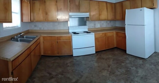 321 N Lexington St in Lyons, GA - Building Photo - Building Photo