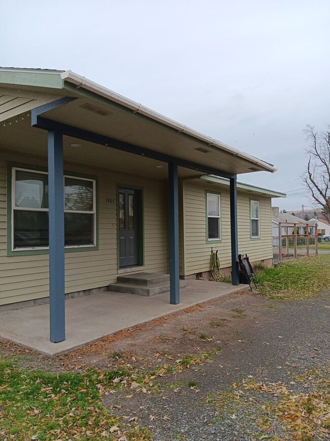 property at 1901 Birch St