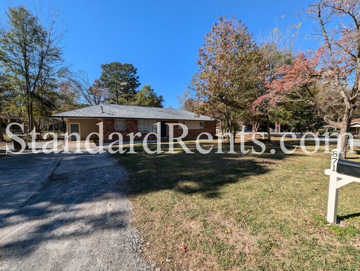 871 King Rd in Jonesboro, GA - Building Photo