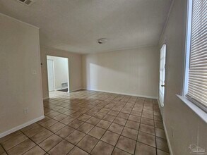 5604 Scotland Terrace in Pensacola, FL - Building Photo - Building Photo