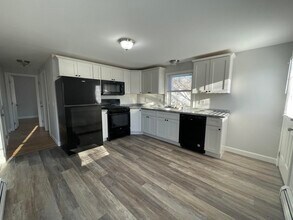 3 Superior Dr in Nashua, NH - Building Photo - Building Photo