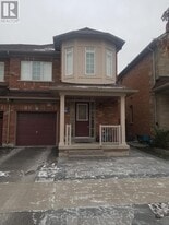 163 Delbert Cir in Whitchurch-Stouffville, ON - Building Photo
