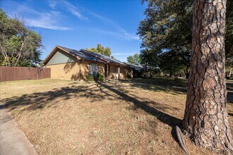 1335 Carnation Dr in Lewisville, TX - Building Photo - Building Photo