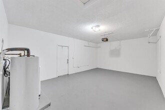 2444 Raleigh St in Hollywood, FL - Building Photo - Building Photo