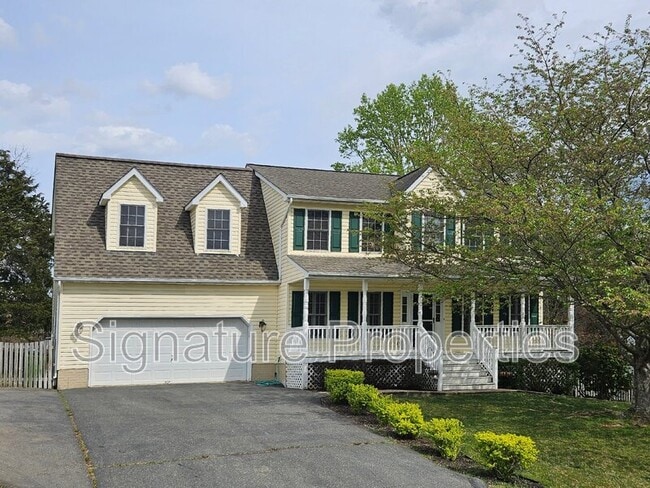 10 Lockwood Dr