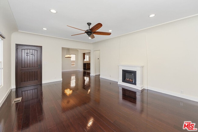 1148 S Tremaine Ave in Los Angeles, CA - Building Photo - Building Photo