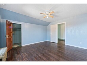 1706 Oak St in La Grande, OR - Building Photo - Building Photo