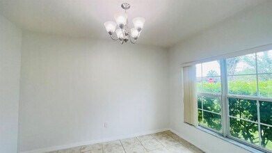 4044 Marina Isle Dr in Kissimmee, FL - Building Photo - Building Photo