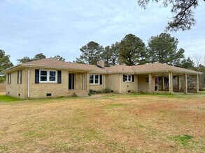 1301 Munden Rd in Virginia Beach, VA - Building Photo - Building Photo