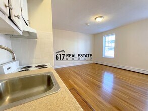 160 N Beacon St in Boston, MA - Building Photo - Building Photo