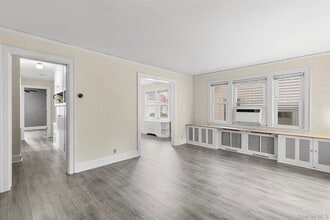 508 River Ave in Pelham, NY - Building Photo - Building Photo