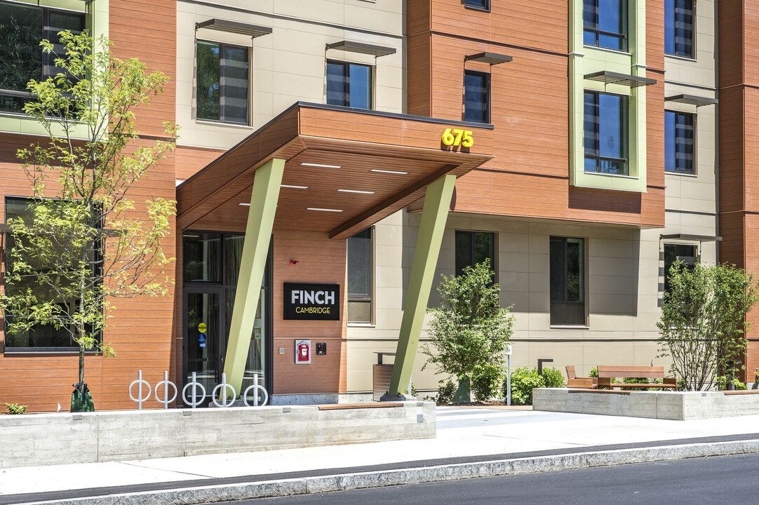 Finch Cambridge in Cambridge, MA - Foto de edificio