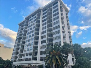 66 Valencia Ave in Coral Gables, FL - Building Photo - Building Photo