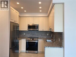 5 Hamilton St N in Waterdown, ON - Building Photo - Building Photo