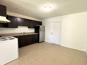 623 NW 3rd Ave in Fort Lauderdale, FL - Building Photo - Building Photo