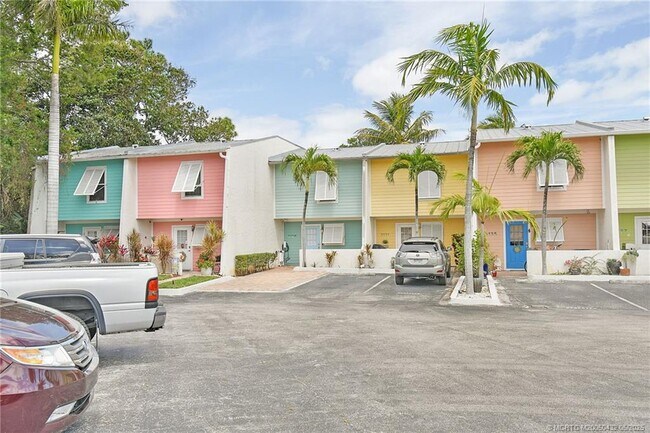 3129 SE Indian St in Stuart, FL - Building Photo - Building Photo