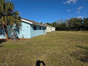 2024 Steamboat Cir in La Belle, FL - Building Photo - Building Photo