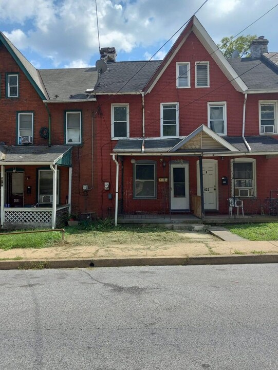 420 Valley Rd in Coatesville, PA - Foto de edificio