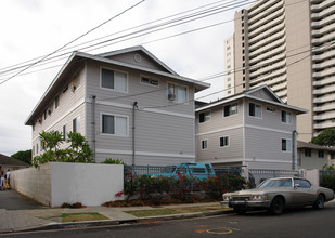 745a-745b Ekela Ave in Honolulu, HI - Building Photo - Building Photo